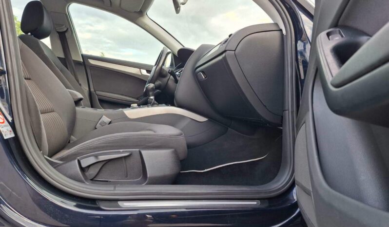 
								Audi A4 2009 Лимузина Дизел целосно									