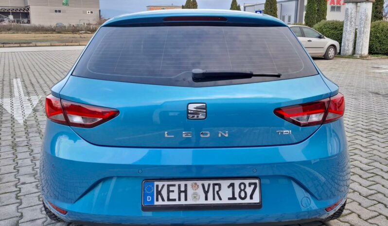 
								Seat Leon 2015 Хечбек целосно									