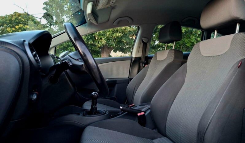 
								Seat Leon 2007 Хечбек Дизел целосно									