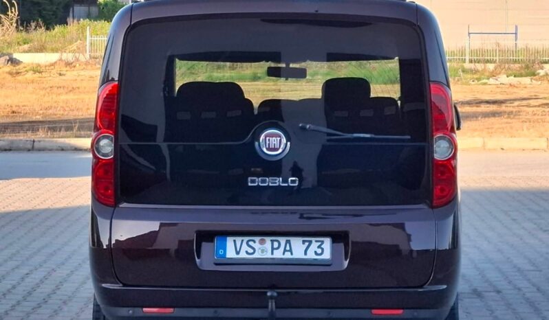 
								Fiat Doblo 2011 Патничко комби Дизел целосно									