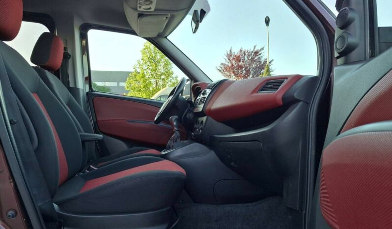 
								Fiat Doblo 2011 Патничко комби Дизел целосно									