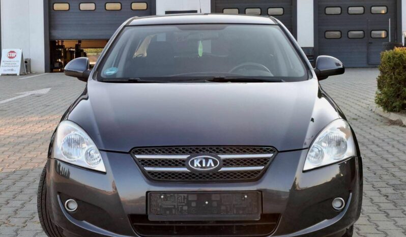 
								Kia Cee_d 2009 Хечбек Дизел целосно									
