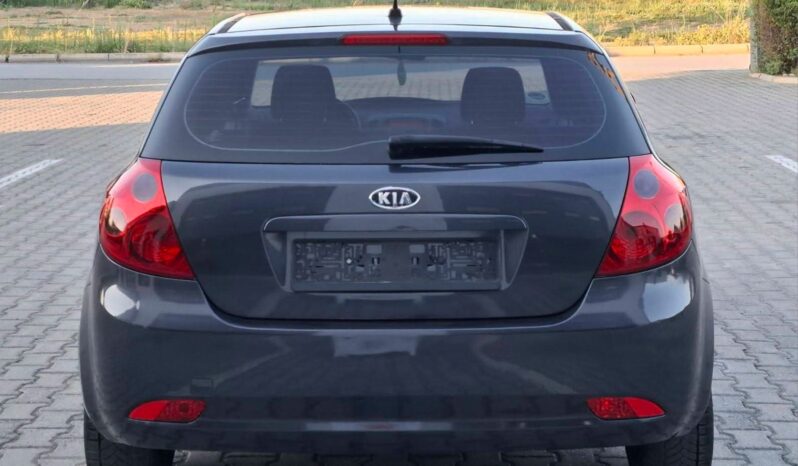 
								Kia Cee_d 2009 Хечбек Дизел целосно									