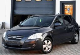 
										Kia Cee_d 2009 Хечбек Дизел целосно									
