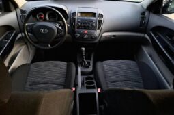 
										Kia Cee_d 2009 Хечбек Дизел целосно									