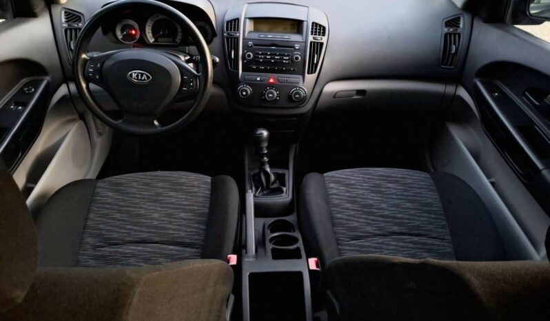 
								Kia Cee_d 2009 Хечбек Дизел целосно									