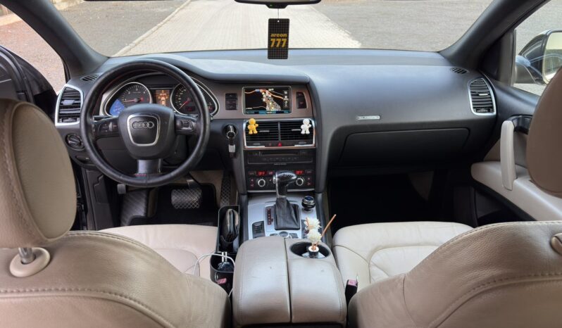 
								Audi Q7 2007 Џип / SUV Дизел целосно									