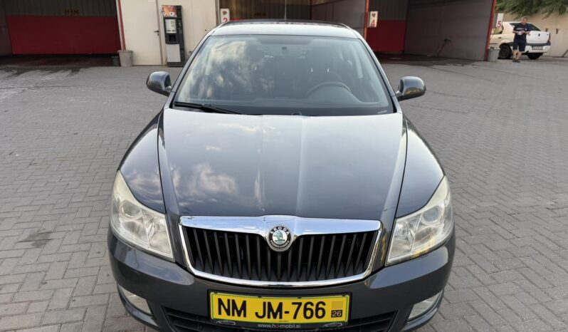 
								Skoda Octavia 2010 Лимузина Дизел целосно									
