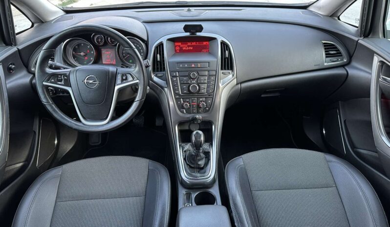 
								Opel Astra_J 2011 Караван Дизел целосно									