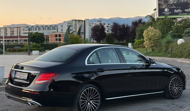
								MercedesBenz E_220 2020 Лимузина Дизел целосно									