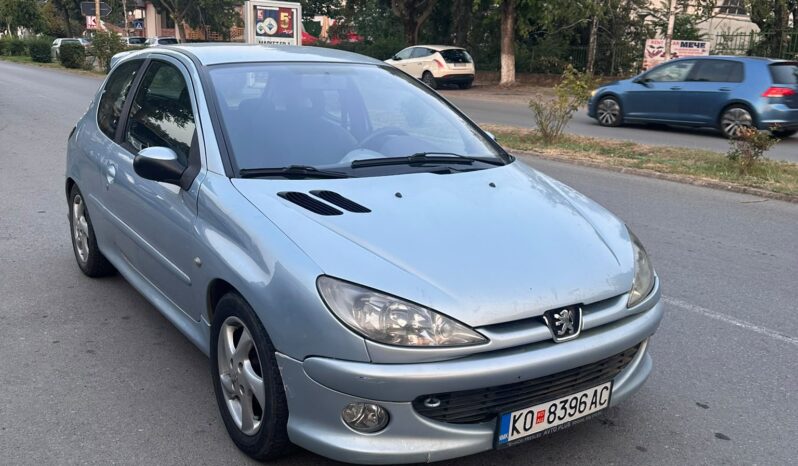 
								Peugeot 206 2004 Купе Бензин целосно									