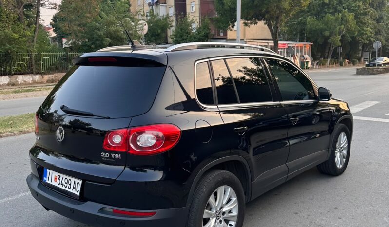 
								Volkswagen Tiguan 2010 Џип / SUV Бензин целосно									
