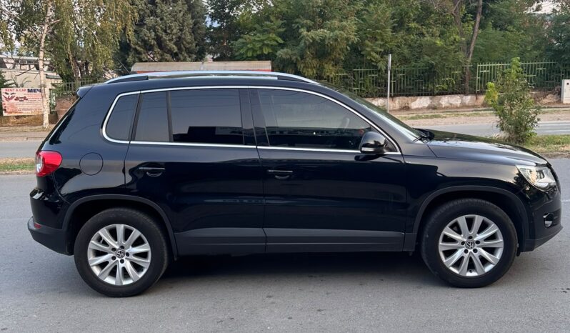 
								Volkswagen Tiguan 2010 Џип / SUV Бензин целосно									