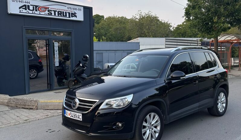
								Volkswagen Tiguan 2010 Џип / SUV Бензин целосно									