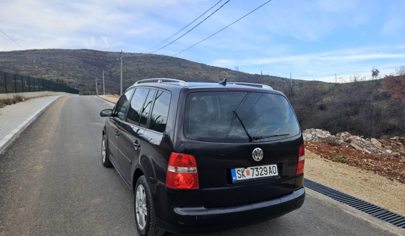 
								Volkswagen Touran 2006 Моноволумен (Миниван) Дизел целосно									