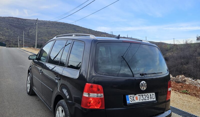 
								Volkswagen Touran 2006 Моноволумен (Миниван) Дизел целосно									