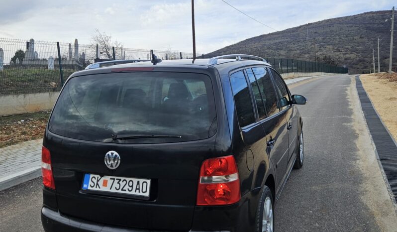 
								Volkswagen Touran 2006 Моноволумен (Миниван) Дизел целосно									