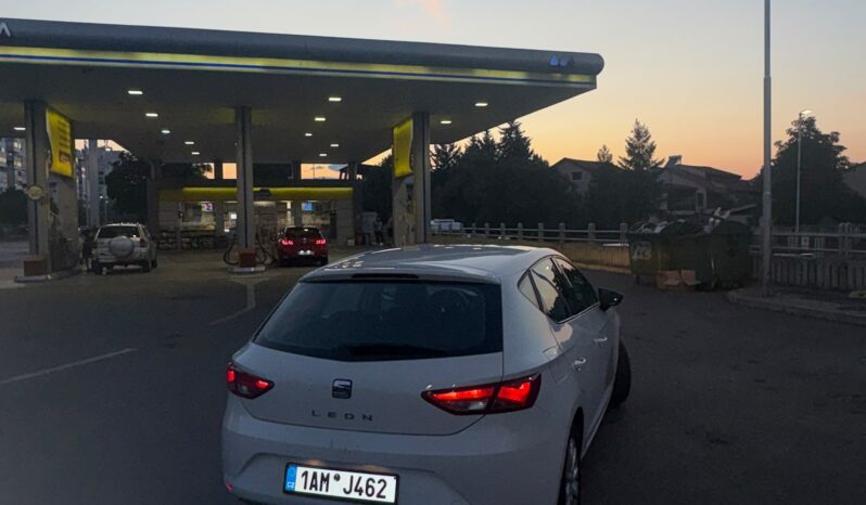 
								Seat Leon 2013 Хечбек Дизел целосно									