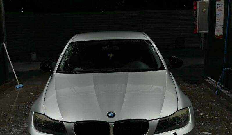 
								BMW 320 2009 Лимузина Дизел целосно									