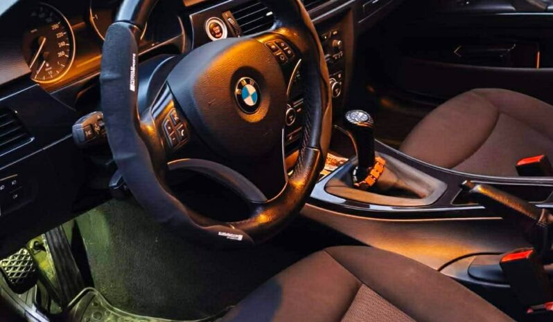 
								BMW 320 2009 Лимузина Дизел целосно									