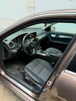 
										MercedesBenz C_220 2013 Лимузина Дизел целосно									