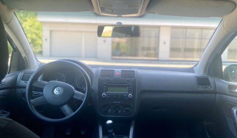 
								Wolkswagen Golf 5 2004 Хечбек Дизел целосно									