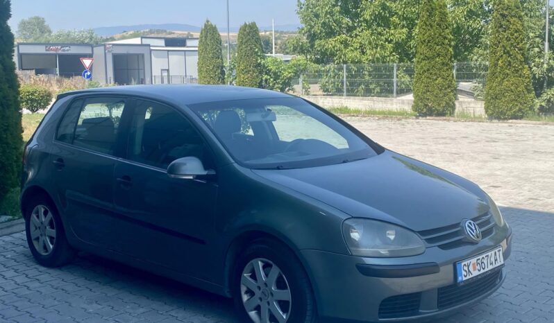 
								Wolkswagen Golf 5 2004 Хечбек Дизел целосно									