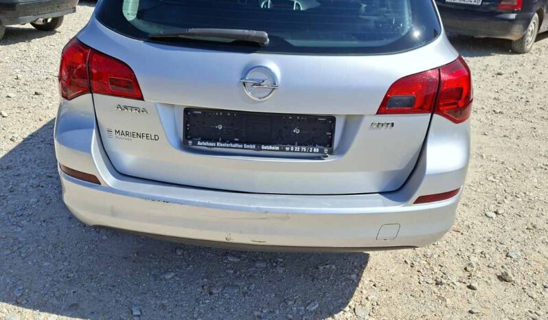 
								Opel Astra_J 2011 Караван Дизел целосно									