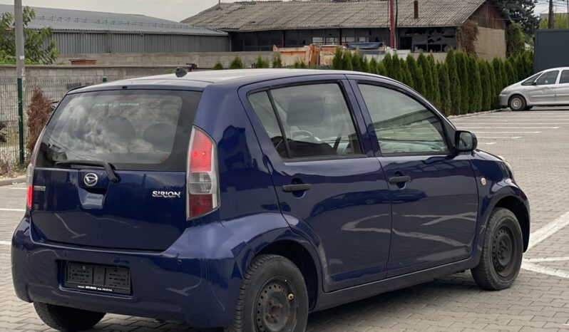 
								Daihatsu Sirion 2007 Хечбек Бензин целосно									