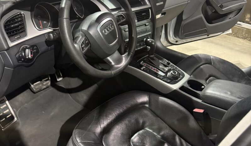 
								Audi A5 2011 Лимузина Дизел целосно									