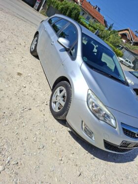 Opel Astra_J 2011 Караван Дизел