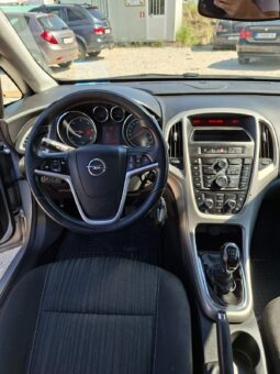 
										Opel Astra_J 2011 Караван Дизел целосно									
