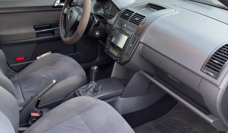 
								Volkswagen Polo 2007 Хечбек Дизел целосно									
