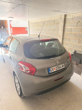 Peugeot 208 2012 Хечбек Дизел