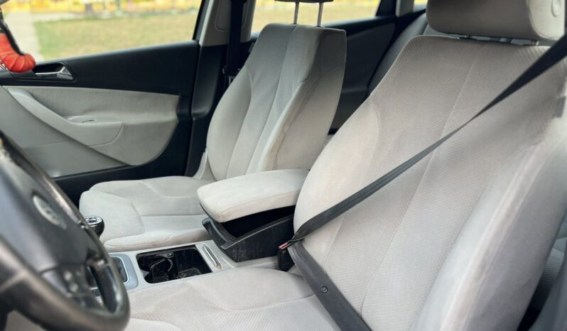 
								Wolkswagen Passat B6 2006 Караван Дизел целосно									