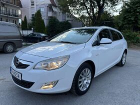 Opel Astra_J 2011 Караван Дизел