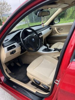 
										BMW 316 2011 Лимузина Дизел целосно									