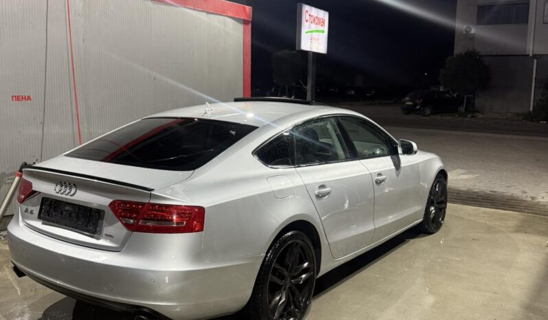 
								Audi A5 2011 Лимузина Дизел целосно									