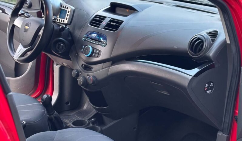 
								Chevrolet Spark 2013 Хечбек Бензин целосно									