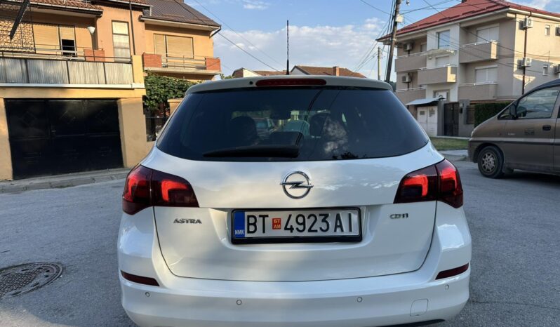 
								Opel Astra_J 2011 Караван Дизел целосно									