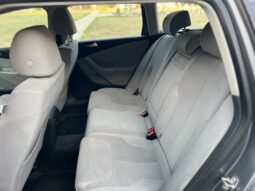 
										Wolkswagen Passat B6 2006 Караван Дизел целосно									