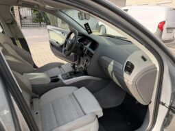 
										Audi A4 2011 Лимузина Дизел целосно									