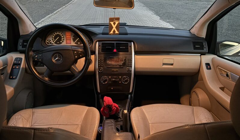 
								Volkswagen Passat B6 2006 Лимузина Дизел целосно									