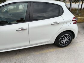 Peugeot 208 2015 Купе Дизел