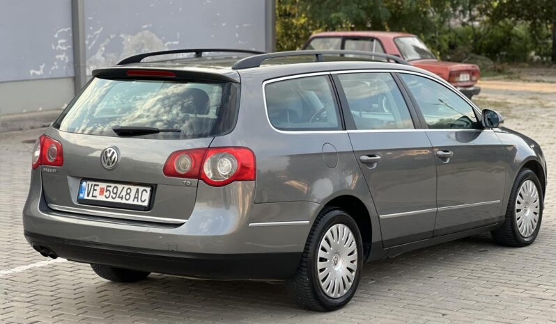
								Wolkswagen Passat B6 2006 Караван Дизел целосно									