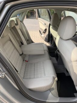 
										Audi A4 2011 Лимузина Дизел целосно									