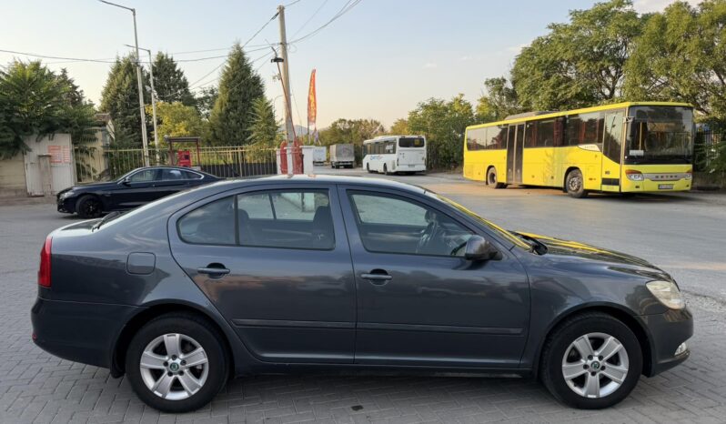 
								Skoda Octavia 2010 Лимузина Дизел целосно									