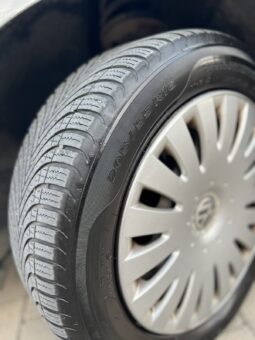 
										Wolkswagen Passat B6 2006 Караван Дизел целосно									