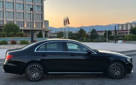 MercedesBenz E_220 2020 Лимузина Дизел