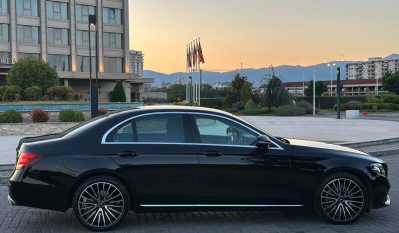 
								MercedesBenz E_220 2020 Лимузина Дизел целосно									